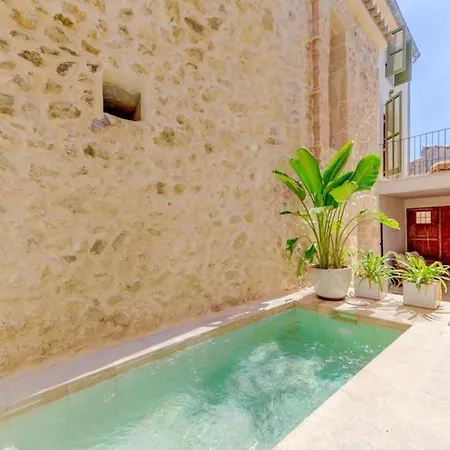 Charming Alicanti 4 Bedrooms Positioned In The Heart Of Old Town Villa