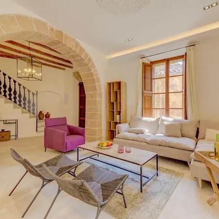 Villa Charming Alicanti 4 Bedrooms Positioned In The Heart Of Old Town *