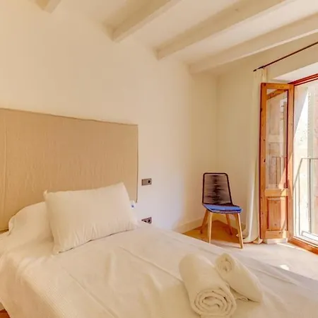 Villa Charming Alicanti 4 Bedrooms Positioned In The Heart Of Old Town *