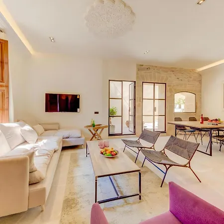 Charming Alicanti 4 Bedrooms Positioned In The Heart Of Old Town * Pollenca