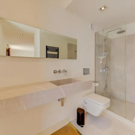 Charming Alicanti 4 Bedrooms Positioned In The Heart Of Old Town Villa