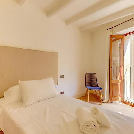 Villa Charming Alicanti 4 Bedrooms Positioned In The Heart Of Old Town Pollenca